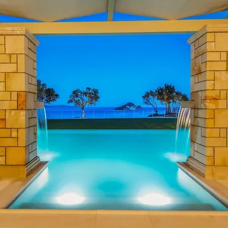 Artina Luxury Villa